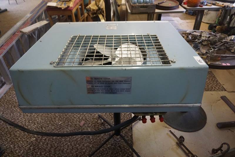 lot 3 image: Themo King Model TK240 Semi Truck Tractor Motor Home Air Conditioning Unit