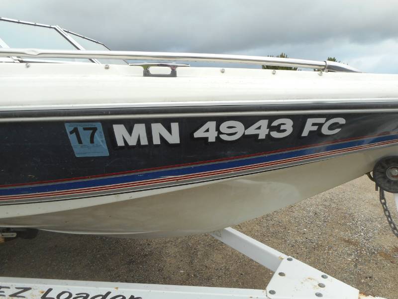 lot 3 image: 1987 19 Starcraft