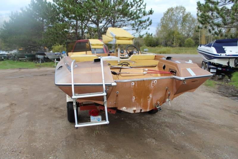 lot 36 image: 1981 Glastron 17 Fiberglass Boat