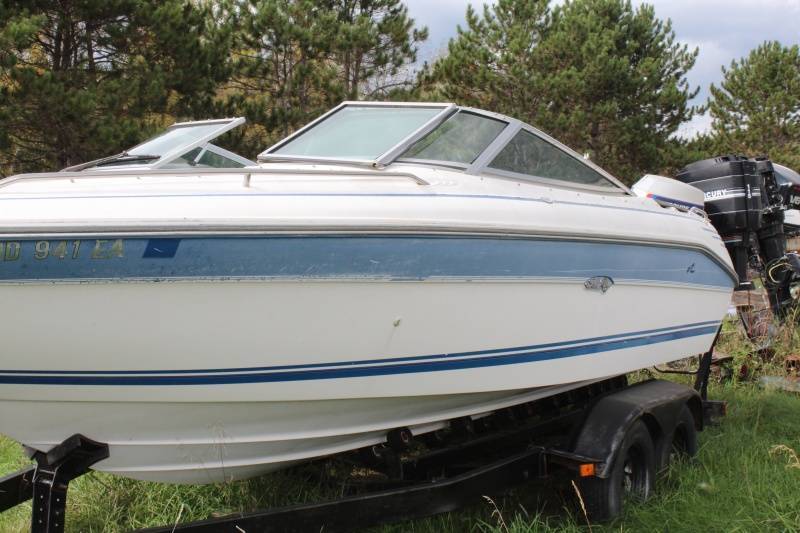 lot 53 image: 1991 Sea Ray 200