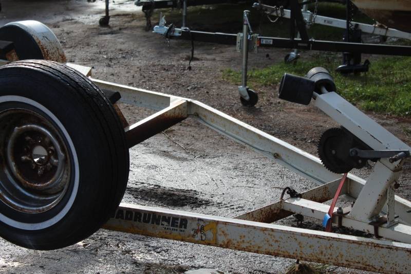 lot 61 image: 1982 Road Runner Trailer