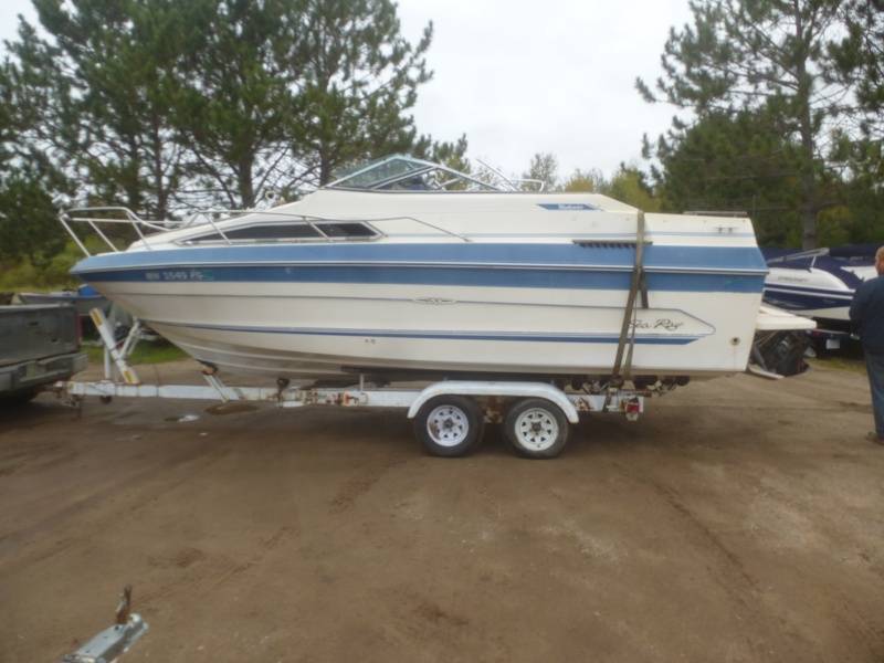 lot 5 image: 1987 Sea Ray 230 Weekender