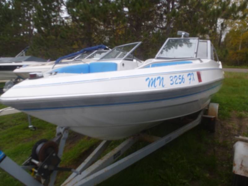 lot 9 image: 1991 Glastron G 1900