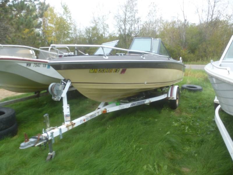 lot 13 image: 1985 Ebtide Fiberglass Boat