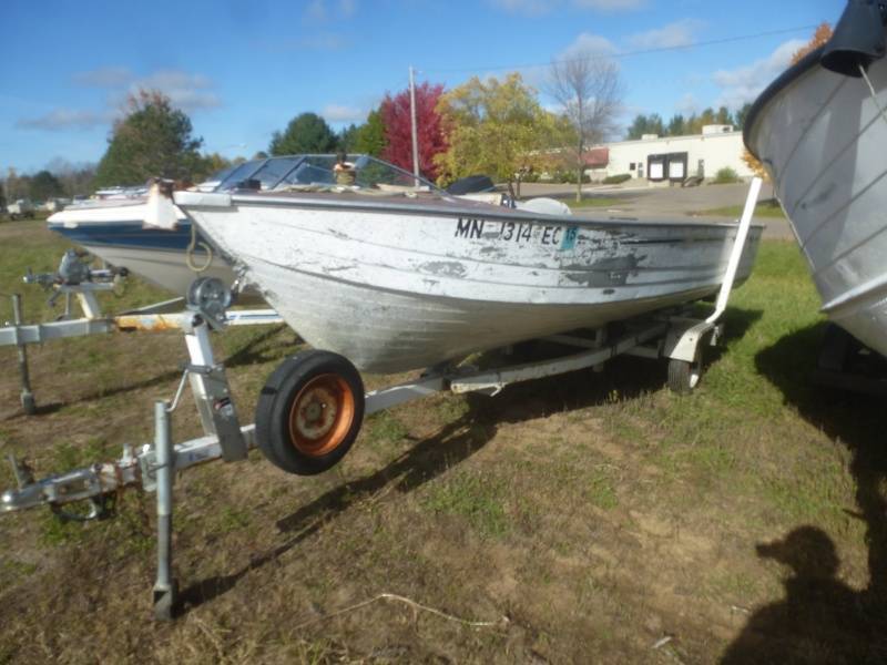 lot 16 image: 1979 Mirror Craft Aluminum Boat
