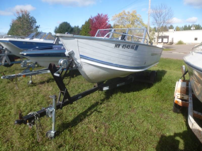 lot 10 image: 1981 Blue Finn Aluminum 16