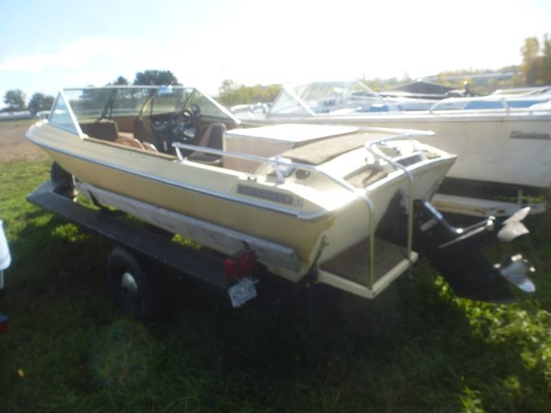 lot 22 image: 1978 Caravelle Fiberglass Boat