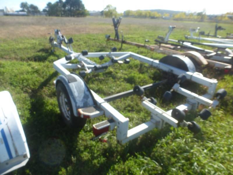 lot 25 image: Shorelander Trailer