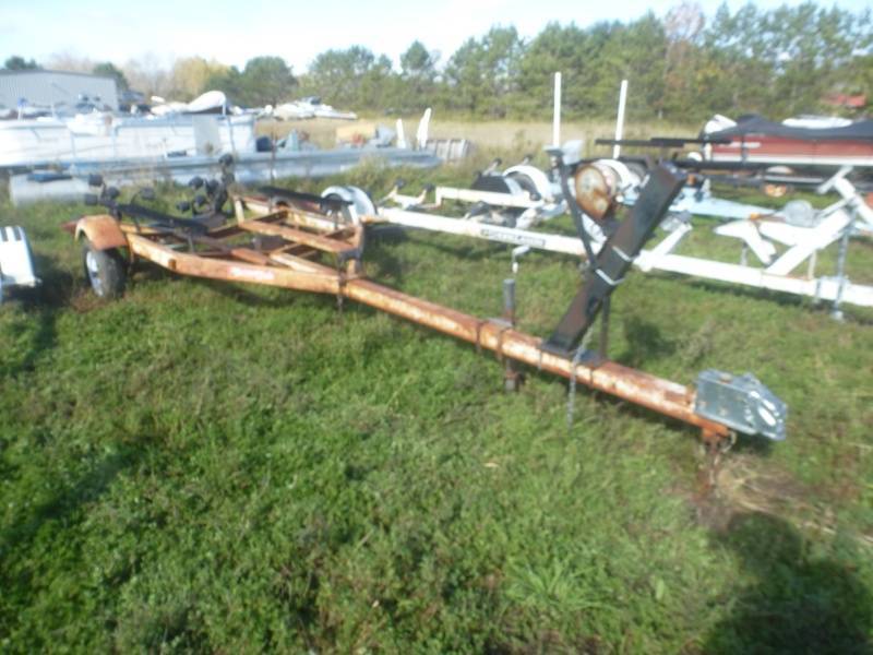 lot 26 image: Yacht Club Trailer