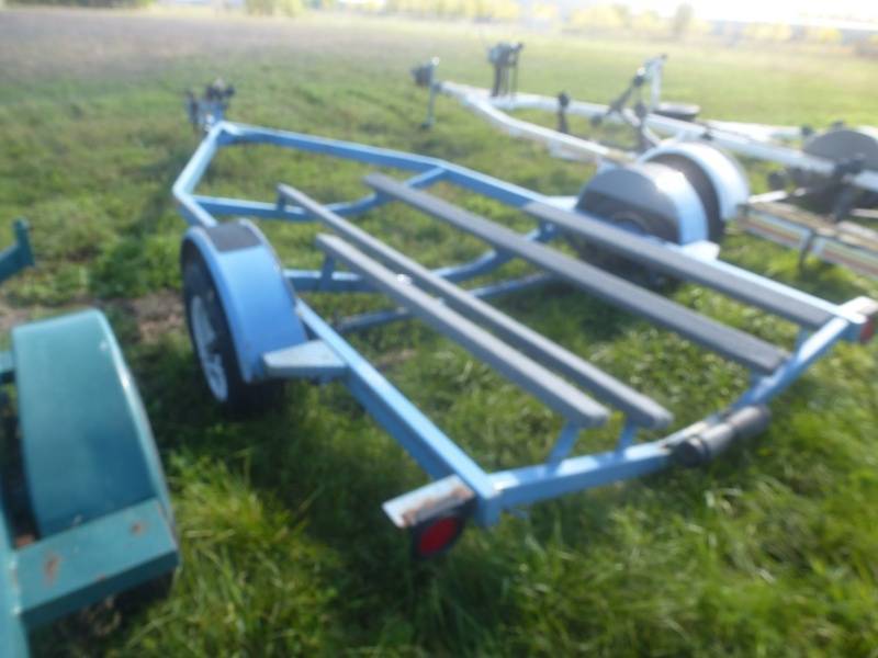 lot 32 image: Four Winds Bunk Trailer