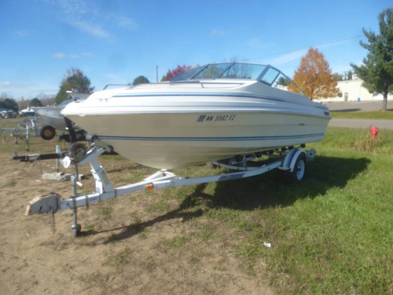 lot 35 image: 1985 Sea Ray Fiberglass Boat