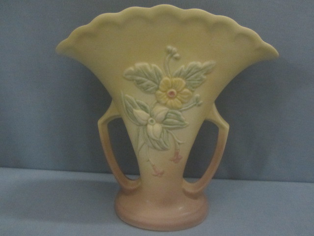 Hull Fan Vase