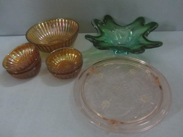 Carnival Glass Berry Set, Pink Depr Cake Plate