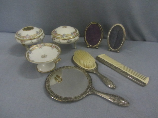 Nippon Dresser Set