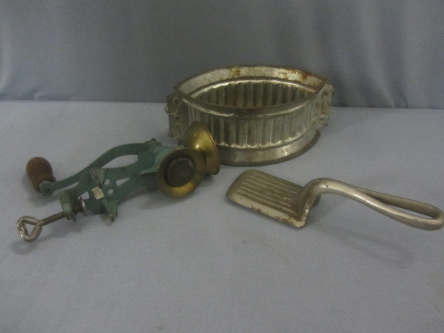 Kosmos Grinder, Pudding Mold, Bacon Press