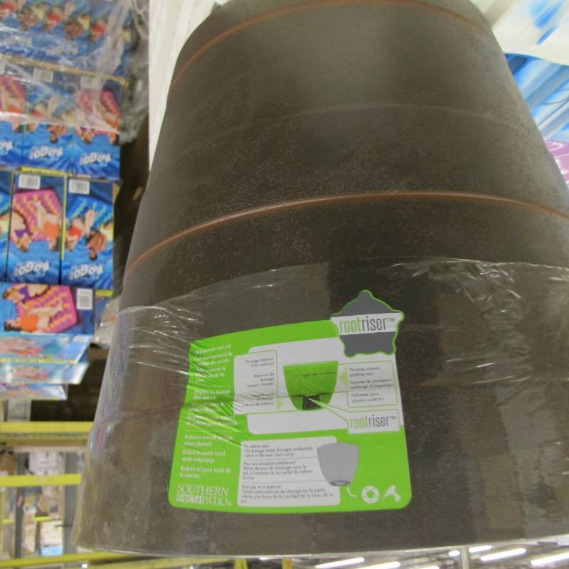 lot 122 image: Southern Patio High Density Resin Root Riser Outdoor Planter - NEW - 22 Wide x 19.5 High