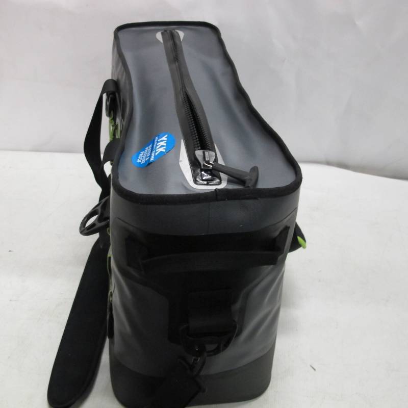 lot 90 image: Titan RF Heavy Duty Super Cooler DAMAGED