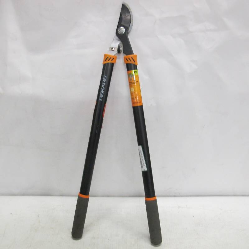 lot 314 image: Fiskars 391651-1001 Forged Lopper