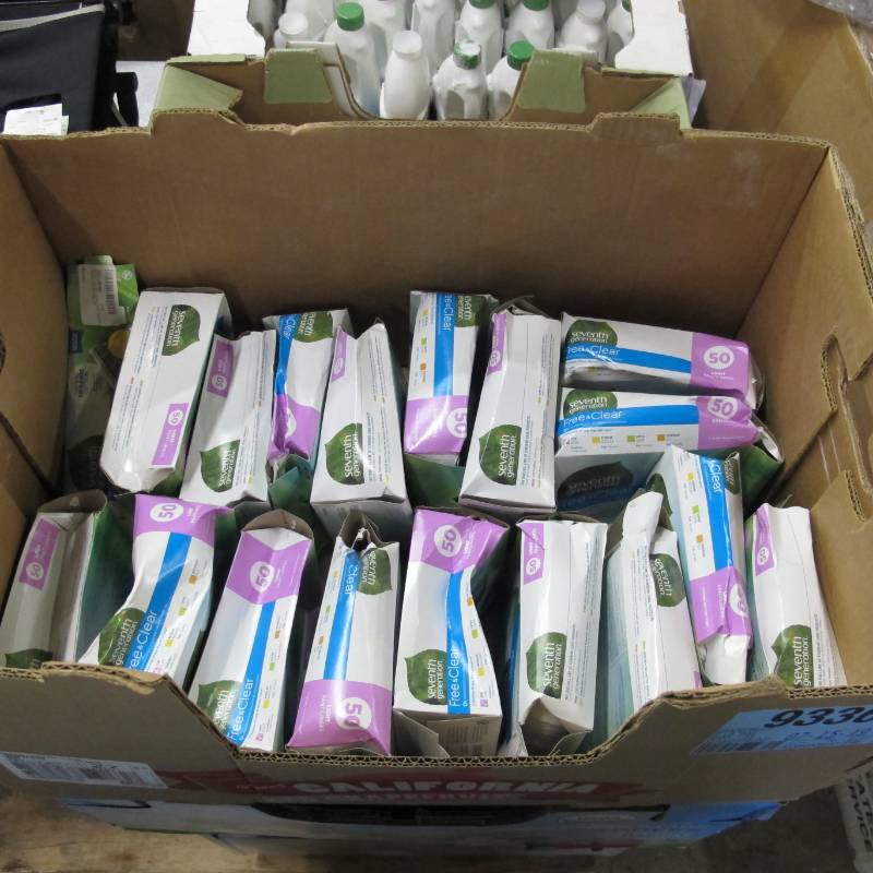 lot 155 image: Box of 17 Damaged 7th Generation 50 Pack Free & Clear Light Pantiliners