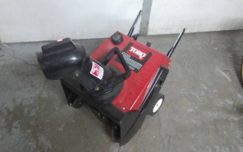 lot 3 image: Toro CCR Power Light 3 Hp (Missing Handle)
