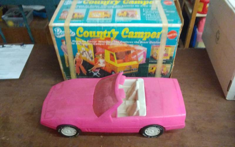 lot 44 image: Vintage Barbie Country Camper, Pink Convertible