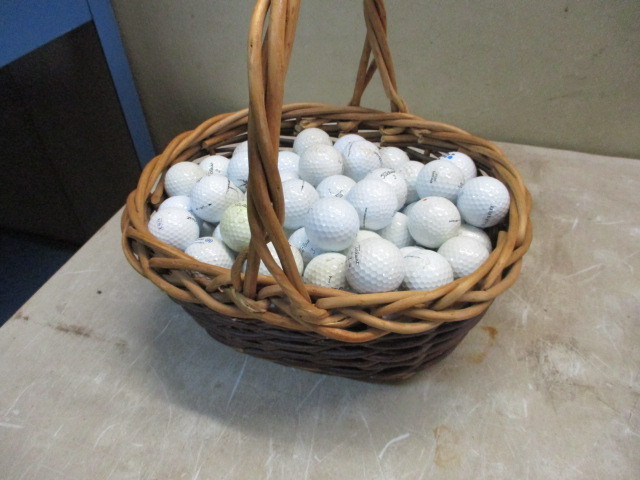 lot 14 image: Titleist Golf Balls