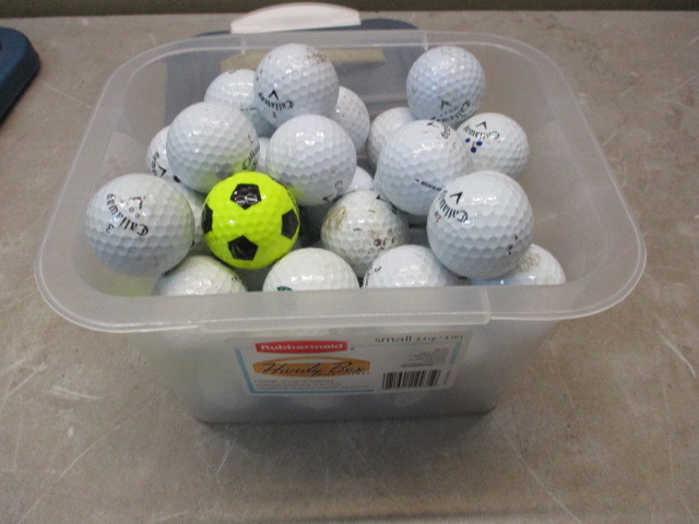 lot 16 image: Calloway Golf Balls