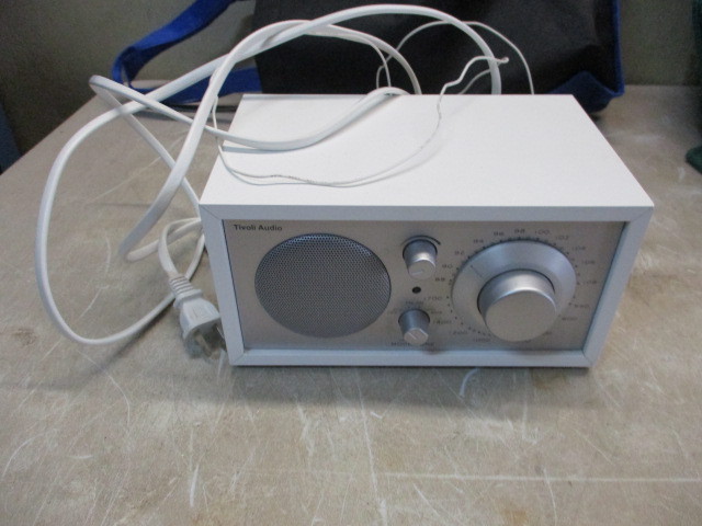 lot 21 image: Tivoll radio