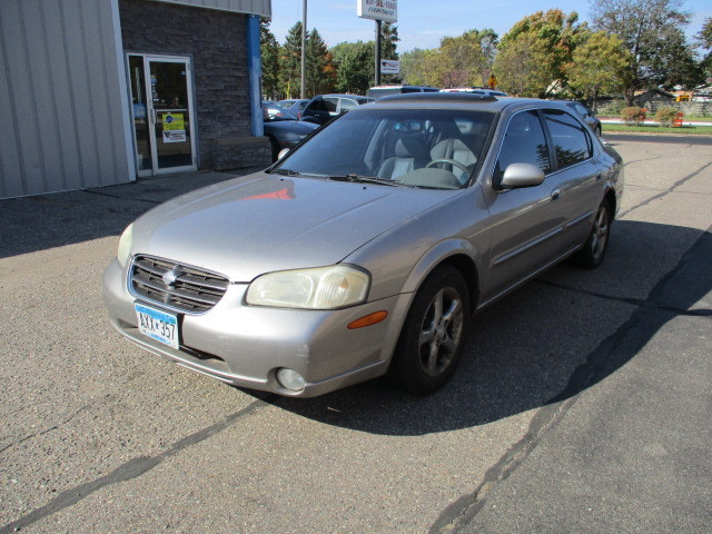 lot 1-3 image: 2001 Nissan Maxima