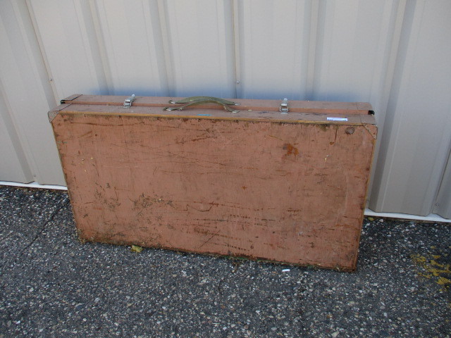 lot 38 image: Portable Fish house