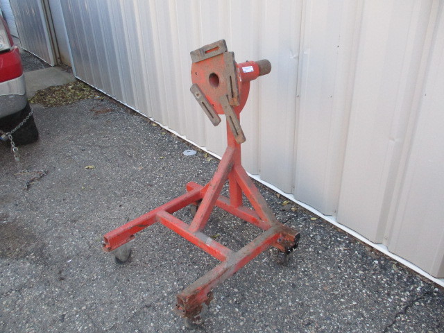 lot 39 image: Engine Stand