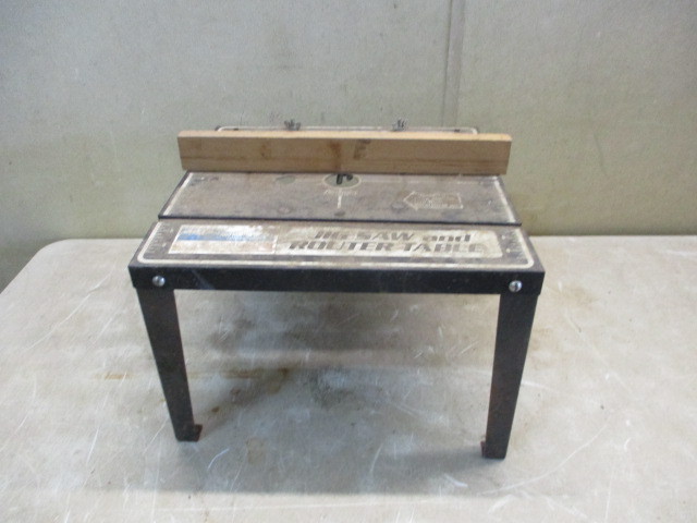 lot 41 image: Router Table