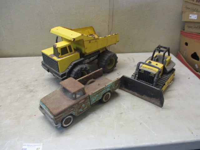 lot 57 image: Tonka Collectibles