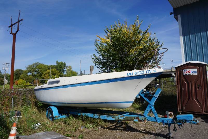 2000 Clipper Marine 26 Sail Boat & Trailer
