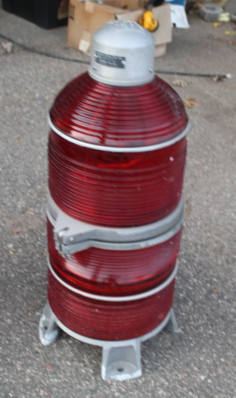 lot 11 image: Beacon Light