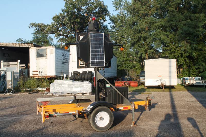 lot 10 image: Auto Flagger Solar Powered Flagging Trailer With Remote Control