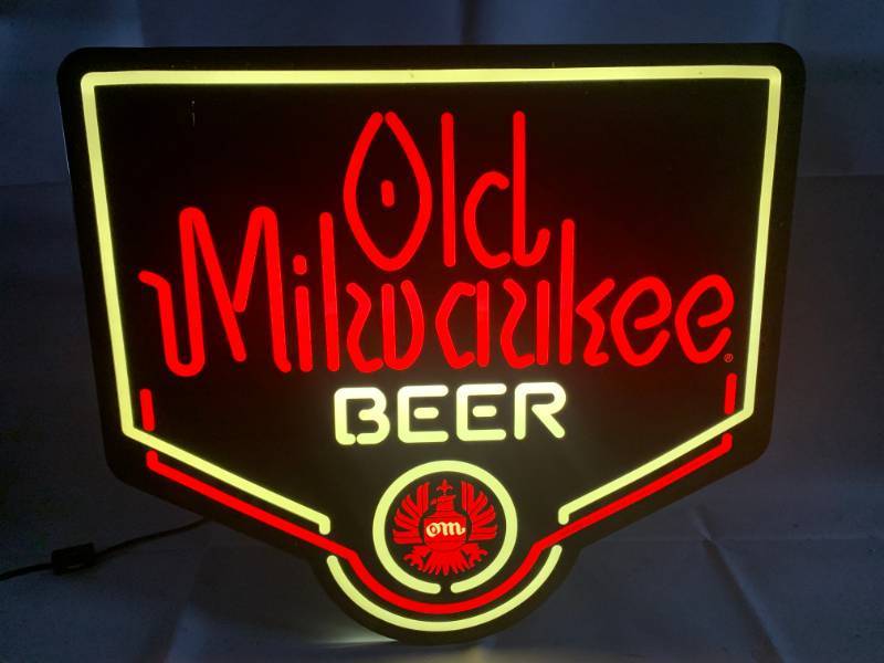 lot 8 image: 1982 Old Milwaukee Lighted Sign (brand new old stock)