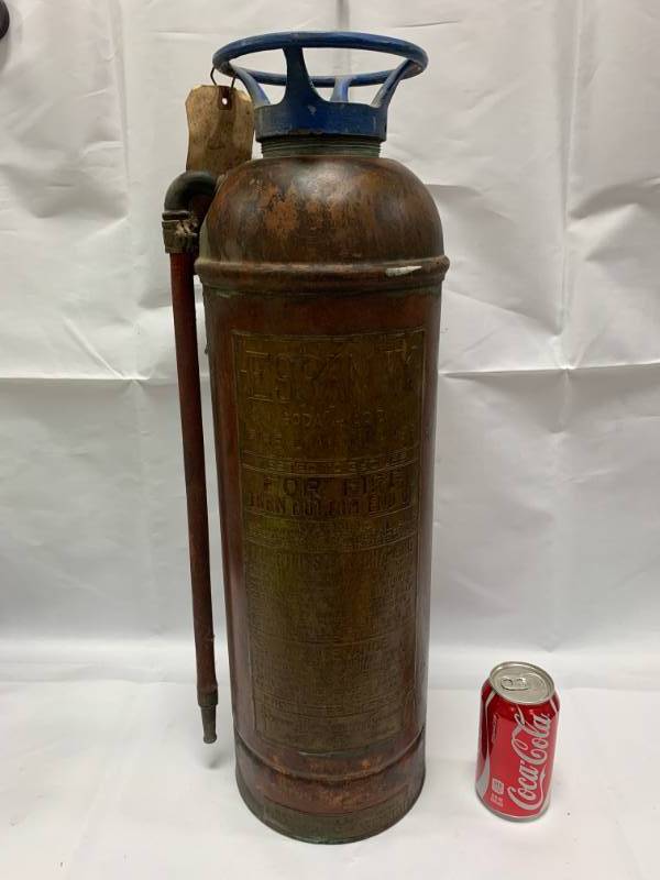 lot 33 image: Antique Brass Pyrene Fire Extingusher Soda Acid