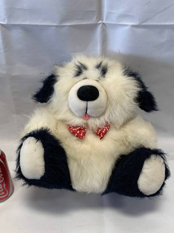 lot 53 image: Vintage 1985 Dakin Stuffed Puppy Dog