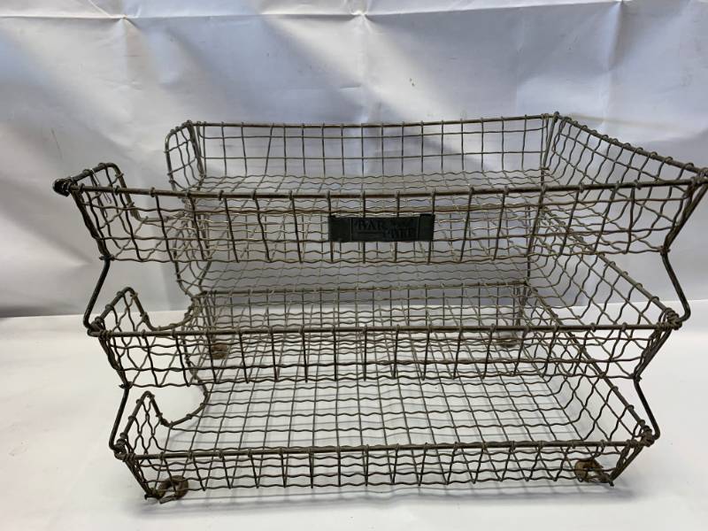 lot 59 image: Vintage Bar Bee Wire Letter Tray