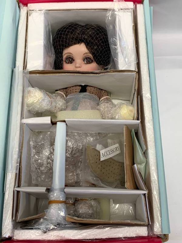 lot 60 image: Marie Osmond Adora Boogie Woogie Belle Doll