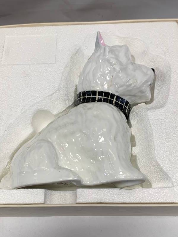 lot 98 image: Vintage White Scottie Dog Liquor Bottle Royal Adderley