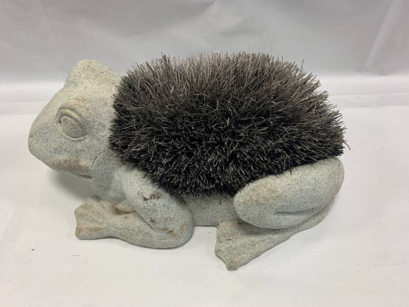 lot 99 image: Heavy Bristle Frog Boot Cleaner