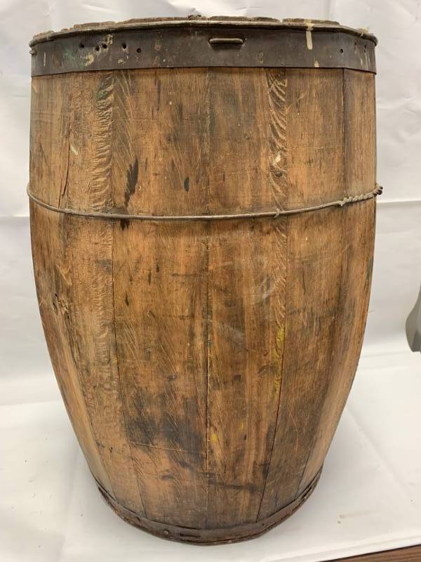 lot 101 image: Antique Barrel 23 Tall