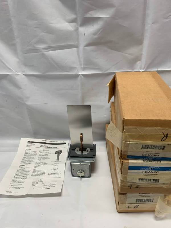 lot 111 image: Lot of 4 Pneumatic Air Flow Switches