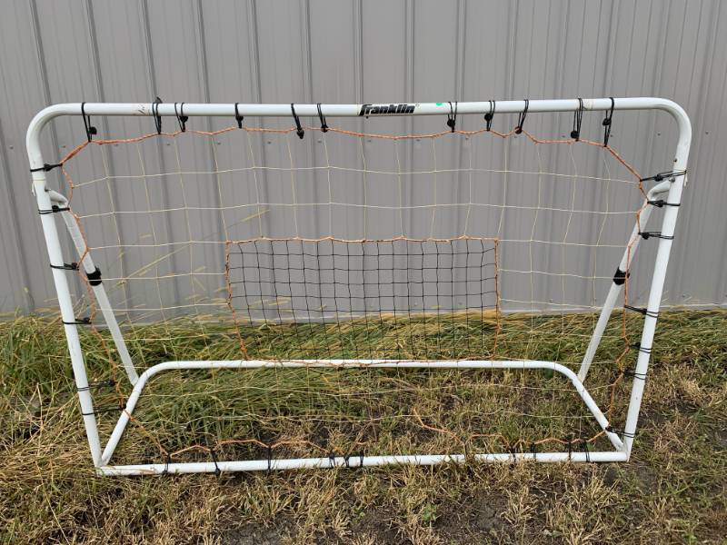 lot 112 image: Franklin Sports Net 4 x 6
