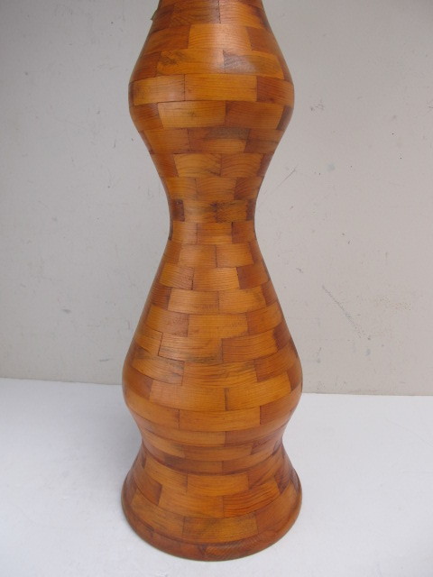 lot 11 image: Mid Century Marquetry Wood Table Lamp