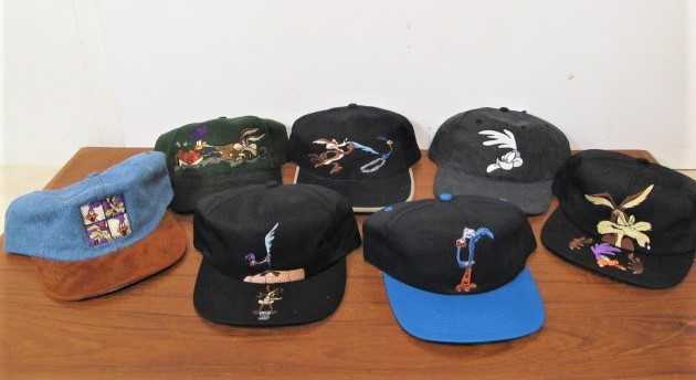 lot 52 image: Lot of NOS 90s Looney Tunes Roadrunner & Wile E. Coyote Hats #1
