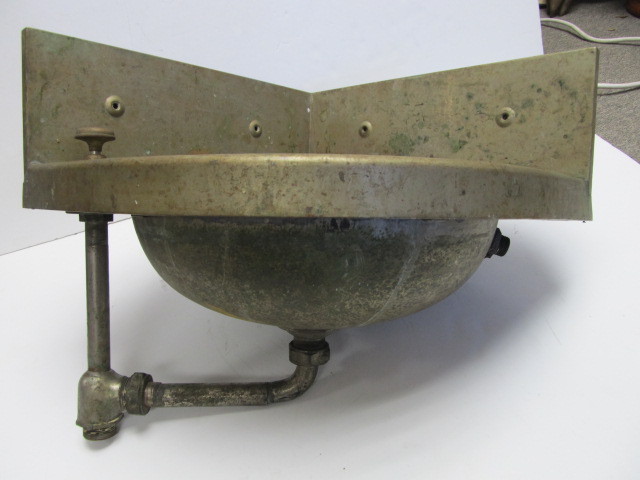 lot 37 image: Original Antique Railroad Train Car Sink - Porters Room