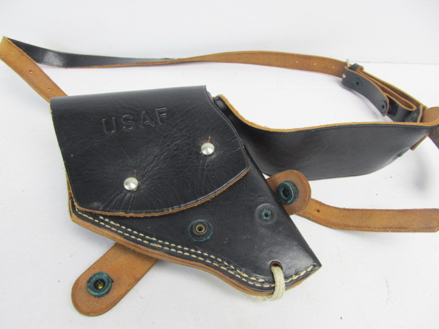 lot 87 image: Vintage Leather USAF Military Air Force Shoulder Holster